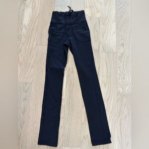 Lululemon women’s black luon drawstring straight leg pants